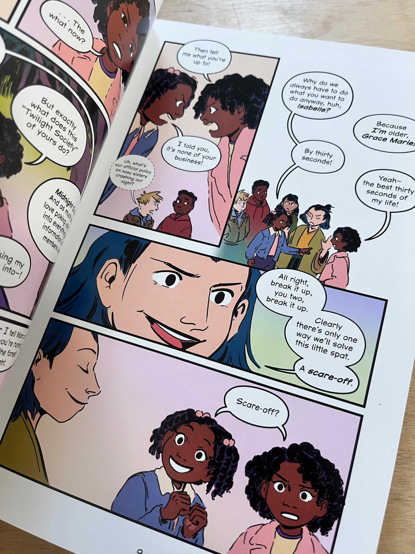The Sinister Sisters and Other Terrifying Tales (Are You Afraid of the Dark? Graphic Novel #2)