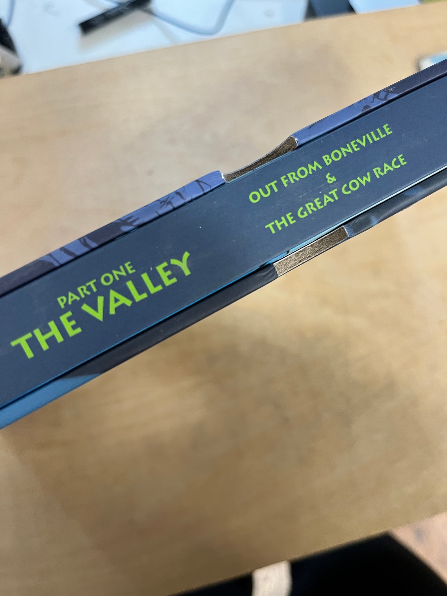 Bone Deluxe Slipcase Edition TPB Part 01 The Valley - The Fourth Place