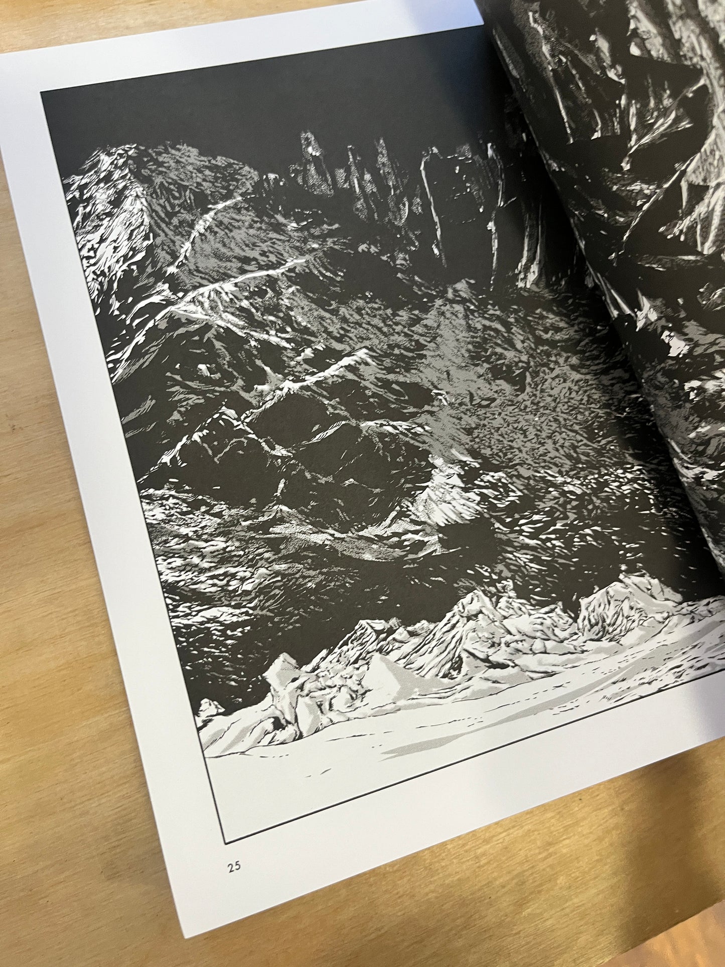 H.P. Lovecraft's At the Mountains of Madness Deluxe Edition