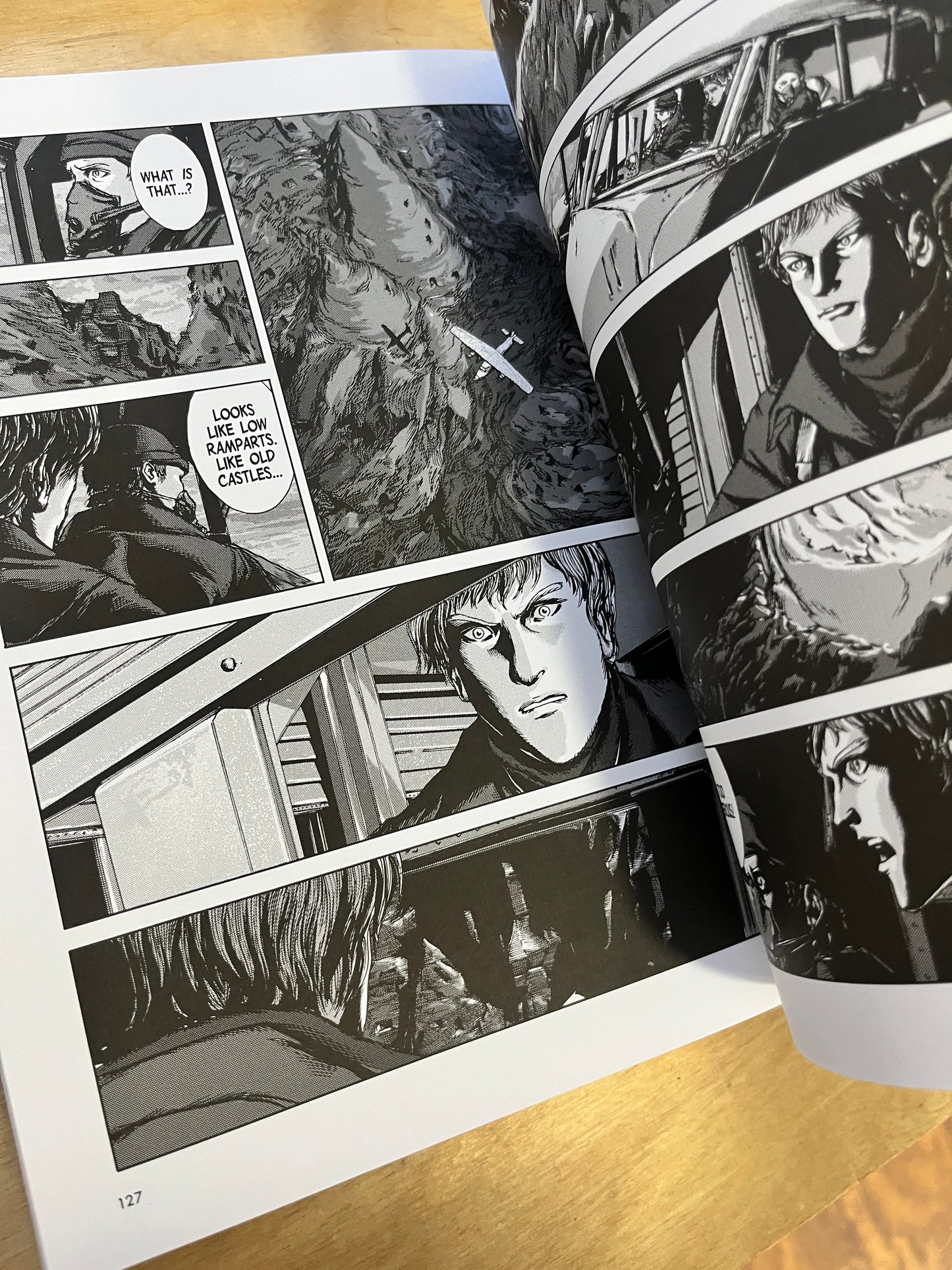 H.P. Lovecraft's At the Mountains of Madness Deluxe Edition