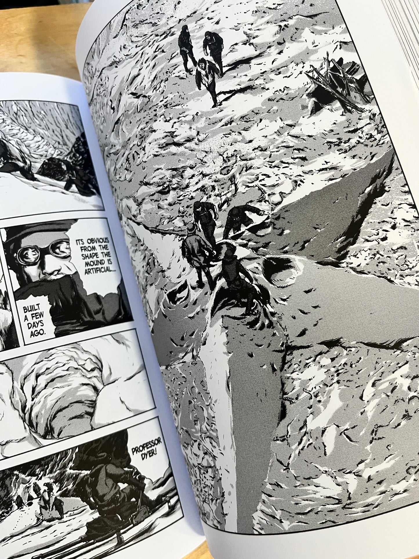 H.P. Lovecraft's At the Mountains of Madness Deluxe Edition