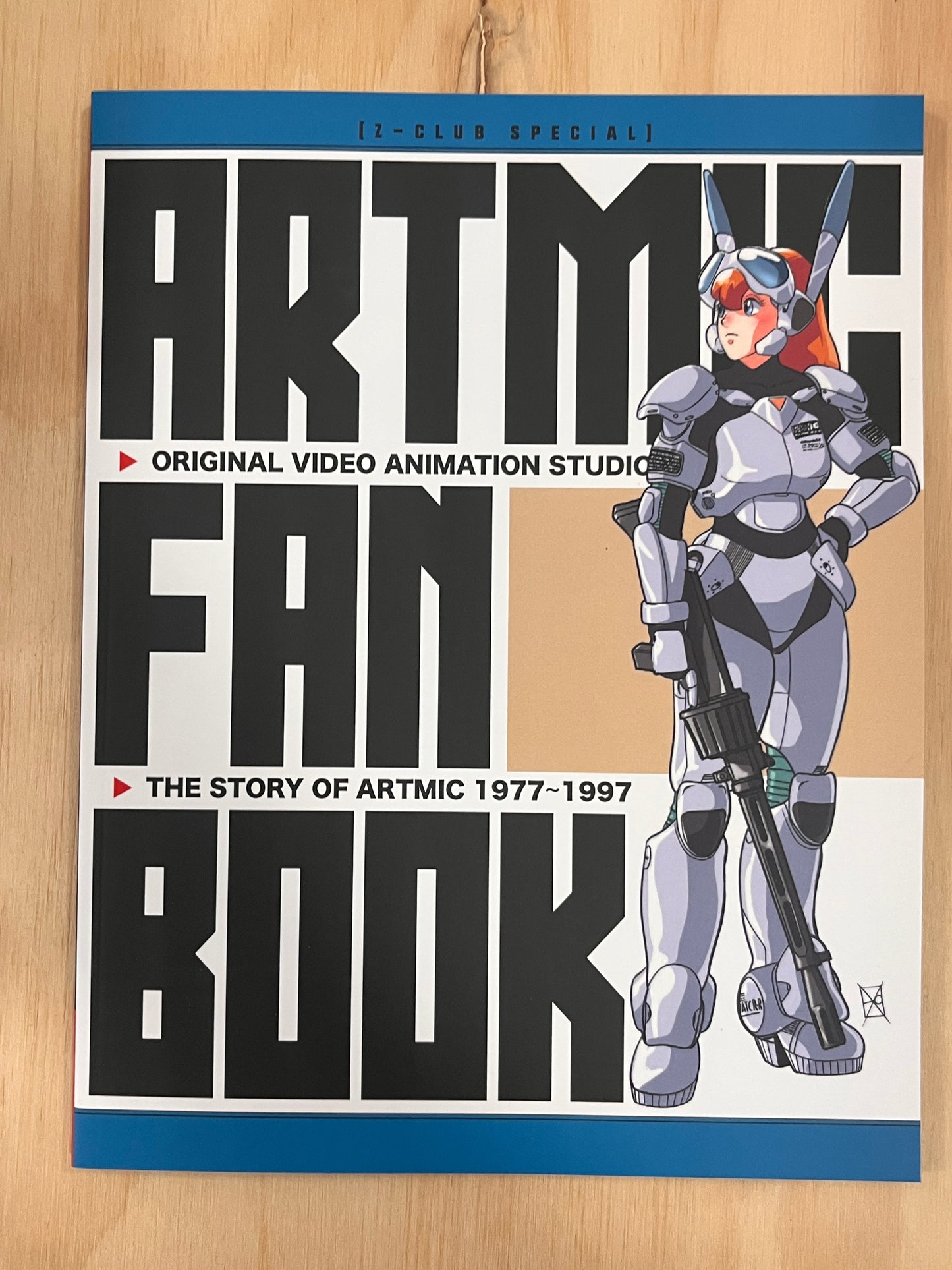 ARTMIC Fan Book